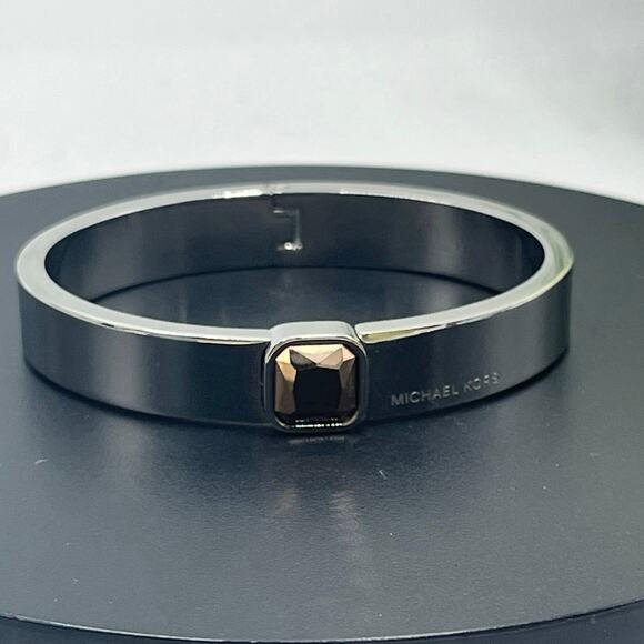 Michael Kors Urban Rush Silver Hinged Square Cut Center Stone Bangle Bracelet - Picture 1 of 12
